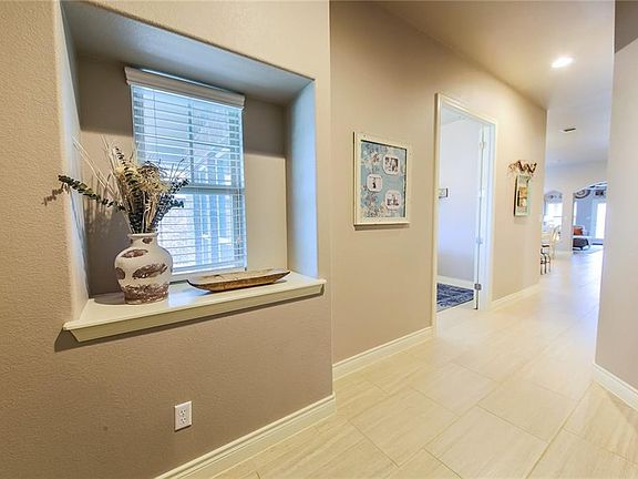 3rd image of 225 Summer Vista Dr