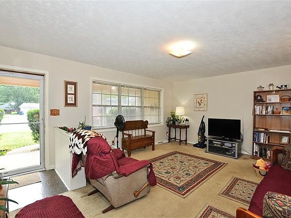 2nd image of 432 Chapel Hl