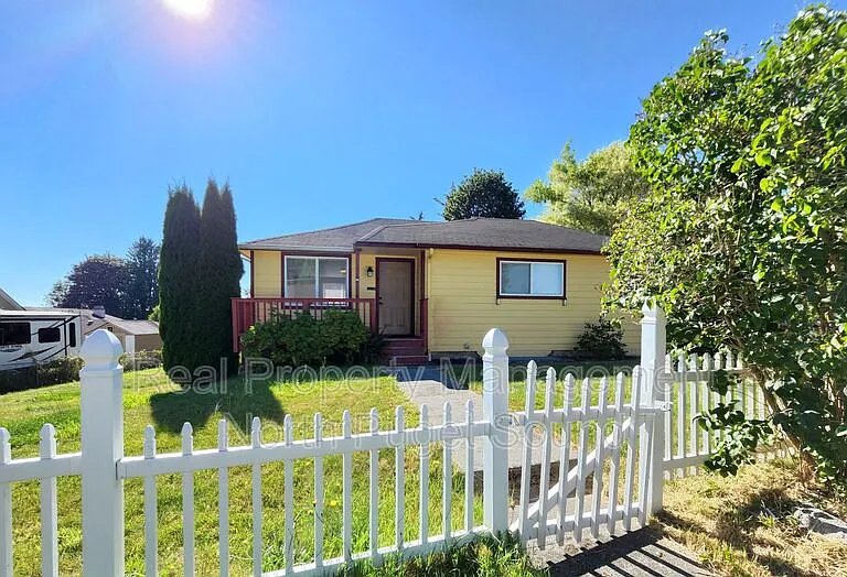 10914 Willow Rd #A — Photo 1