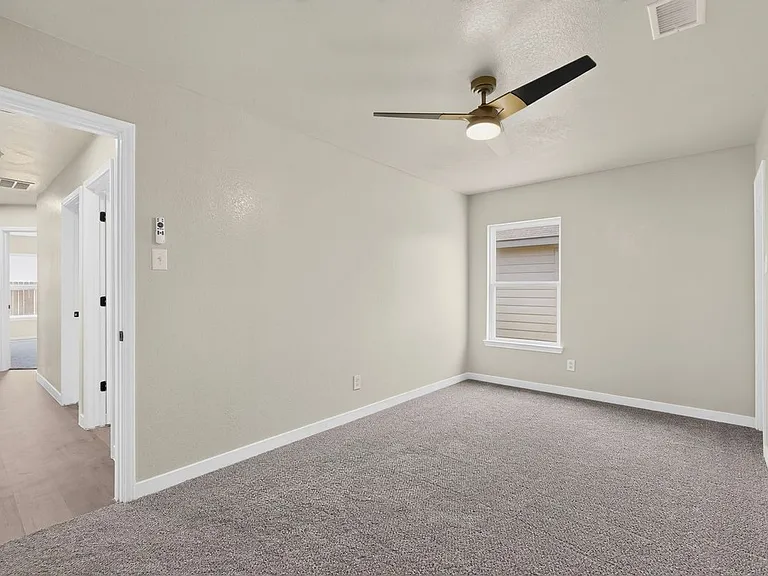 15018 Silver Tree Cv — Photo 34