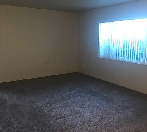 3rd image of 117 E Terrace Dr
