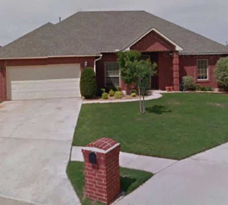 1st image of 829 SW 40th St