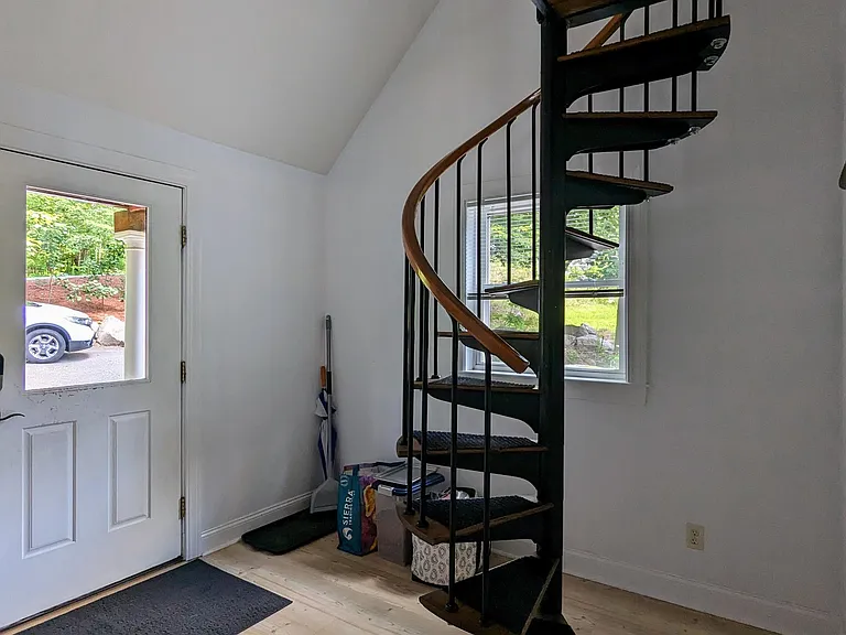 52 Crestview Dr — Photo 21