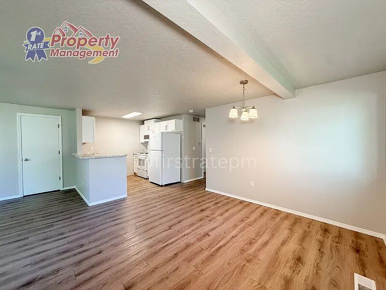 2183 S Stephen Ave #202 — Photo 8