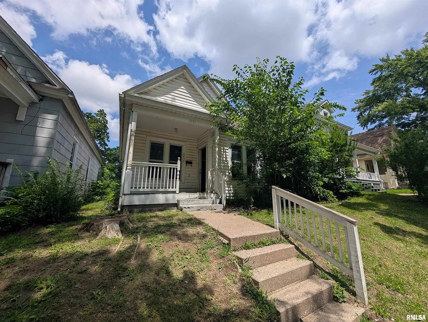 2833 8th Ave photo 1