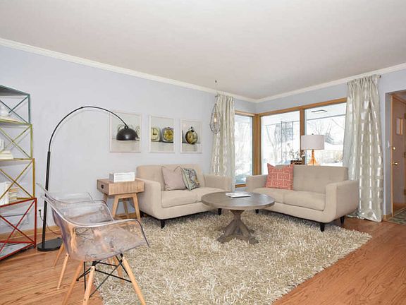 3rd image of 5804 N Bel Aire Dr