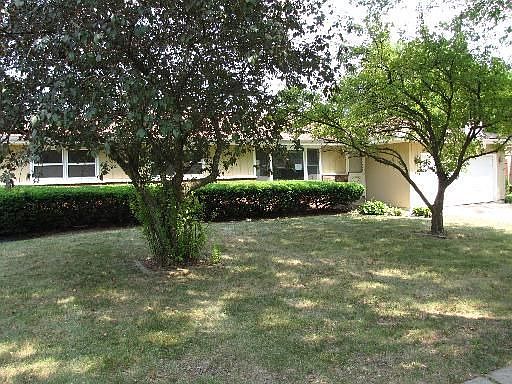 2nd image of 1027 Iroquois Dr