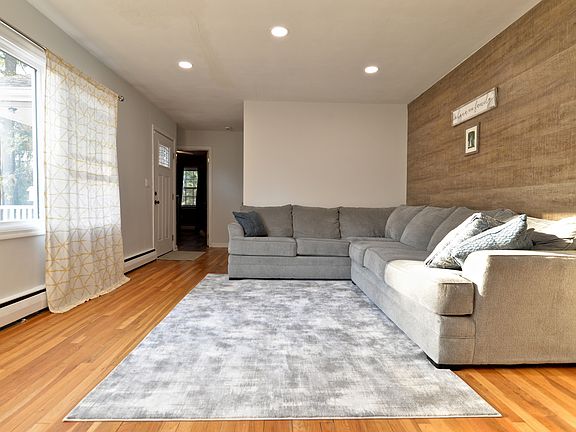 8 Hickory Lane