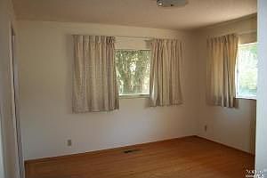 4th image of 1060 Berry Ln