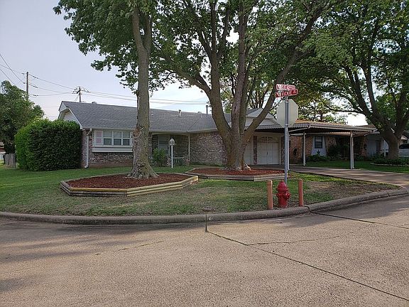 2nd image of 4632 SE 42nd St