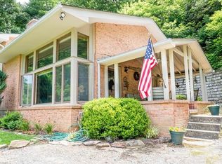 390 Oklahoma Rd, Montreat, NC 28711
