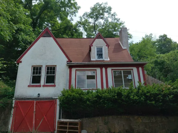 1842C Oakridge Dr, Charleston, WV 25311
