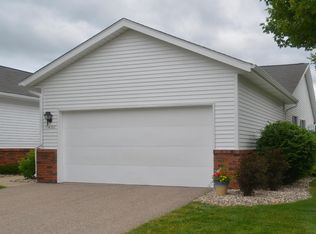 7438 Boulder Bluff Dr #131, Jenison, MI 49428