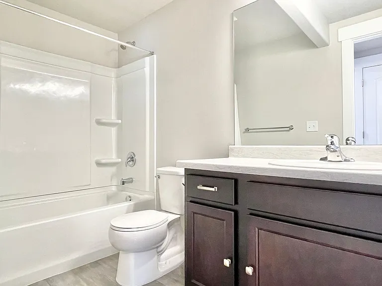 446 N Hillview Dr — Photo 37