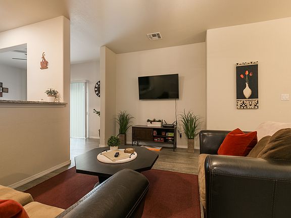3rd image of 1528 Gulfstream Dr SE