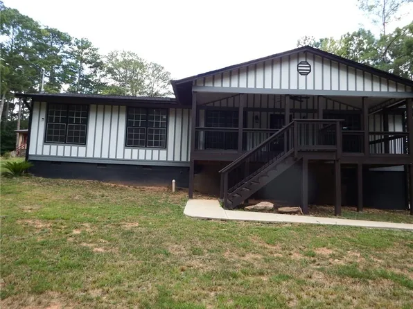 1425 Rogers Lake Rd, Lithonia, GA 30058