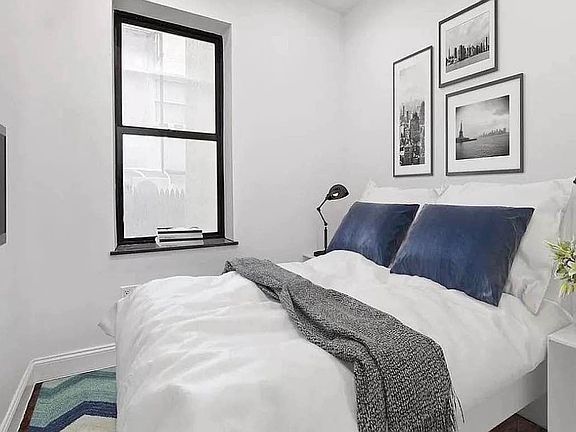 3rd image of 24 Saint Marks Pl APT 1