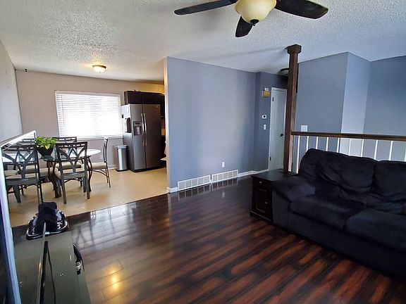 4th image of 210 E Union Ave