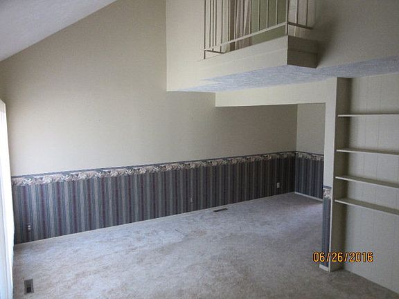 3rd image of 17 Chantilly St