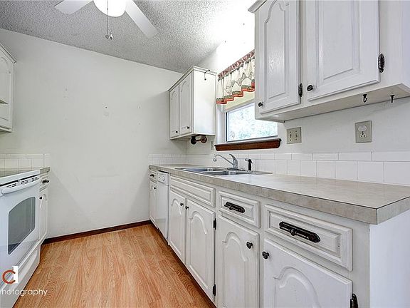 5th image of 6 Swarthmoor Ln