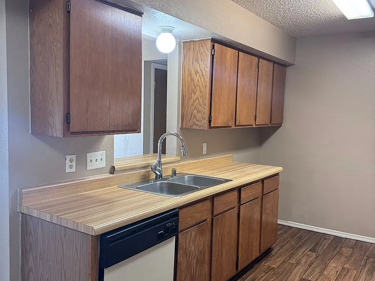 Crown Ridge Apartments — Photo 21