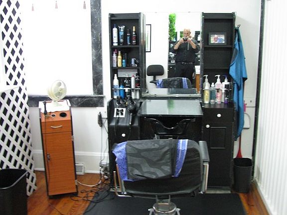 5th image of 102 College St