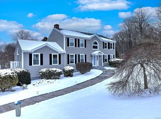 2 Country Club Rd, Seymour, CT 06483