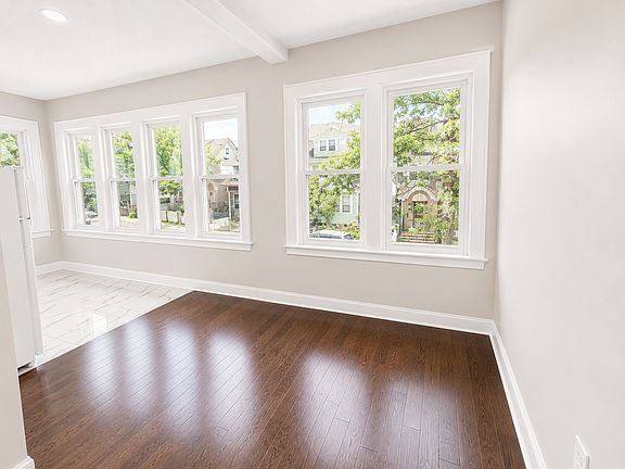 5th image of 60 Mountainview Ave #3
