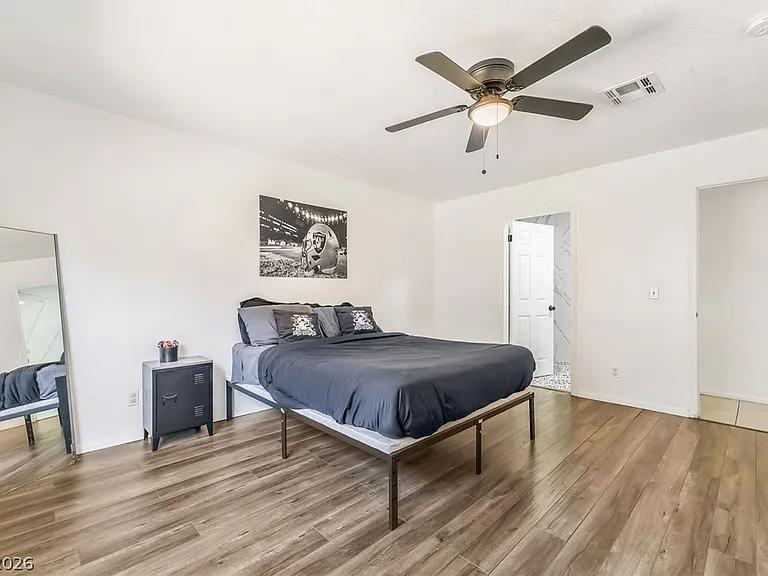 5576 W Rochelle Ave #22A — Photo 17