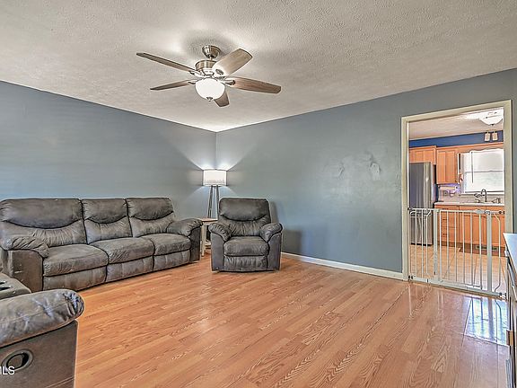 4th image of 134 Grandview Rd
