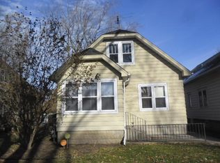 180 W Crawford Ave, Milwaukee, WI