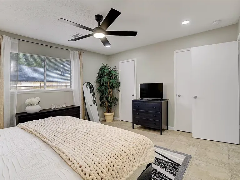 23919 Hunter Spring Cir — Photo 11