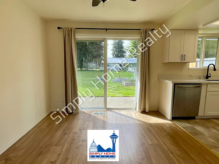 4435 Ruddell Rd SE — Photo 10