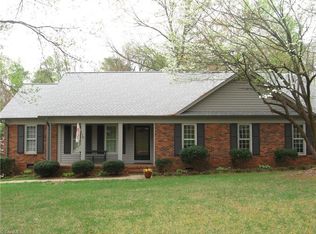 10 Holly Crest Ct, Greensboro, NC 27410