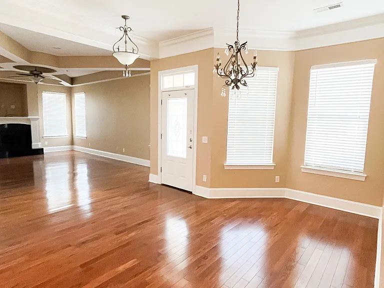 6811 Bayou Ct — Photo 8