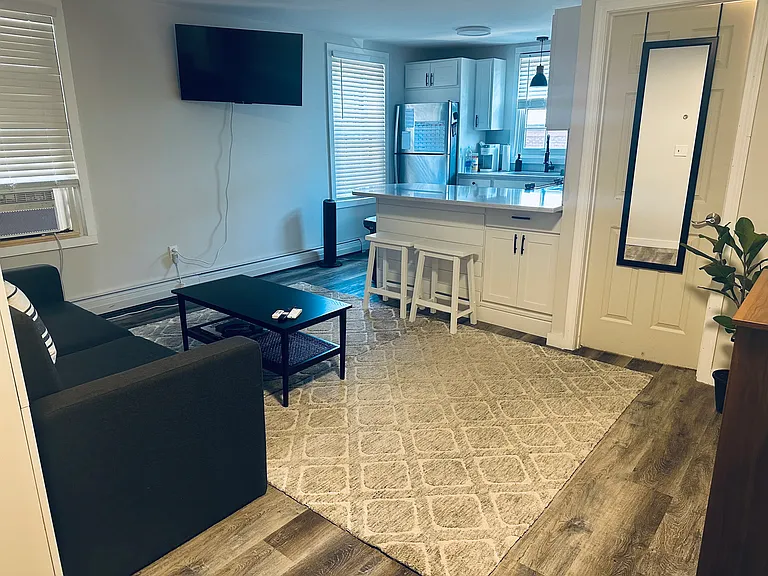 20 Pine St #5 — Photo 4