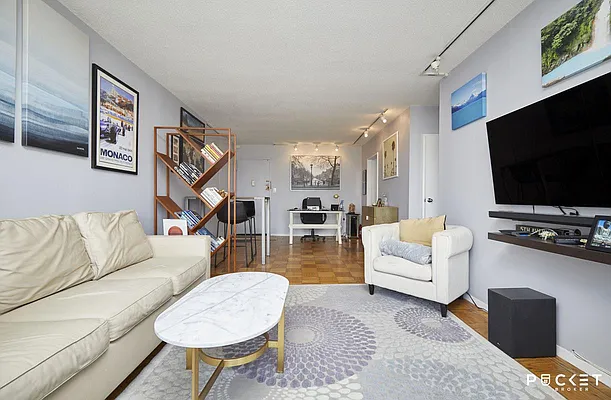 Rented by PocketBroker Inc | media 22