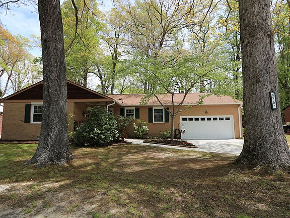2nd image of 886 Catalina Dr