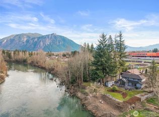 39170 SE Park St, Snoqualmie, WA