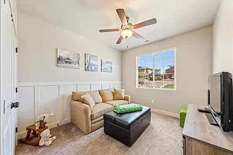 231 N 725 W — Photo 28