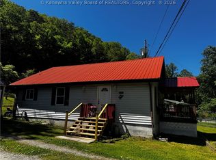 3728 Garrett Fork Rd, Chapmanville, WV 25508