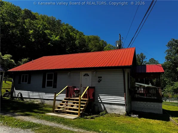 3728 Garrett Fork Rd, Chapmanville, WV 25508