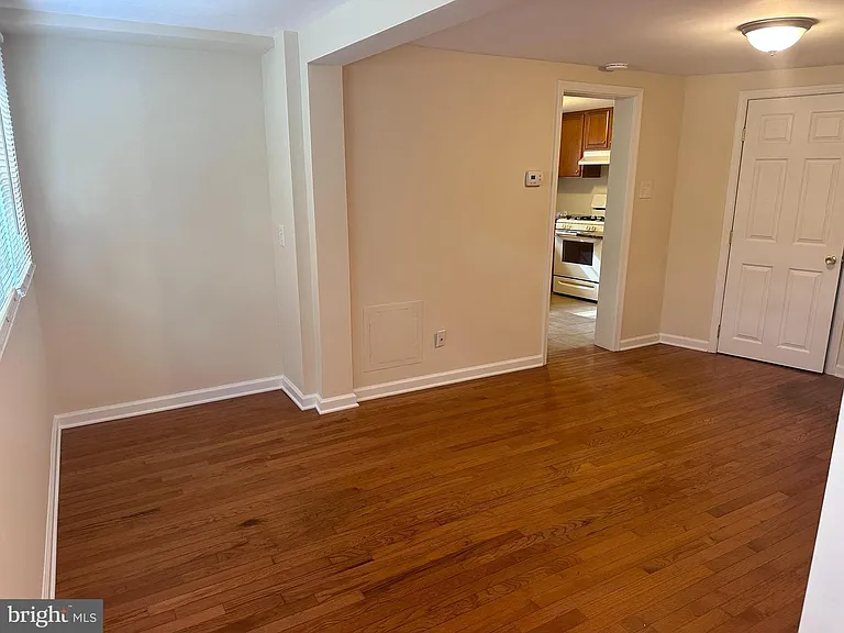 371 Easton Rd — Photo 3