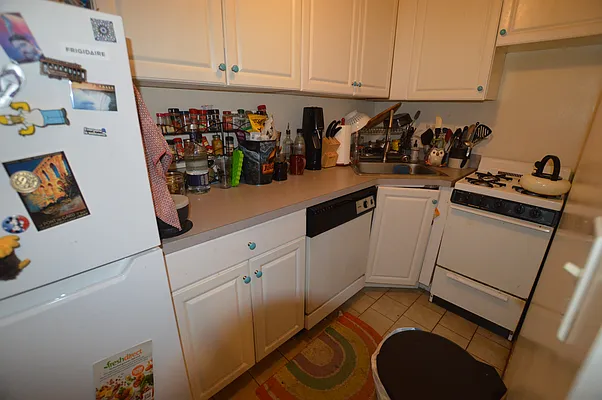 Rented by City Stop Realty | media 7