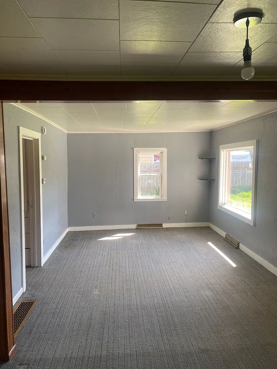 Living room - 1840 Burlington Ave