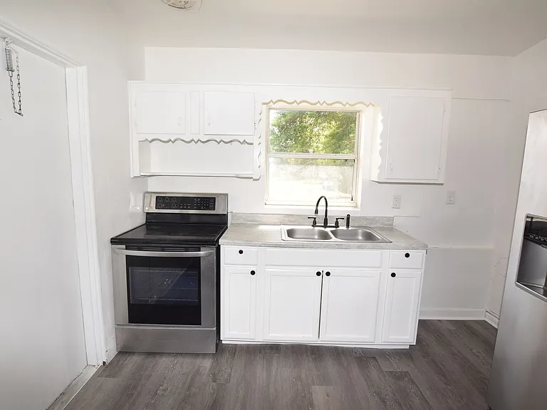 104 W Lancaster Rd — Photo 13