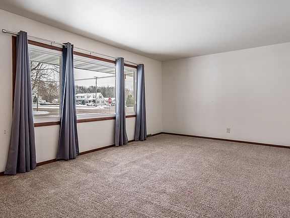 5th image of 346 Whittemore Dr