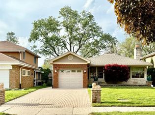 4258 Bobolink Ter, Skokie, IL 60076