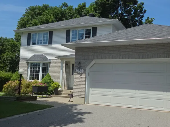 259 Lake Ave E, Carleton Place, ON K7C 1J4