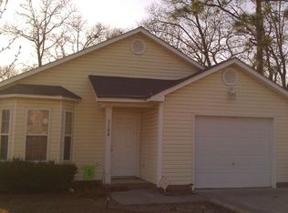 3100 Winesap Rd, Hope Mills, NC 28348